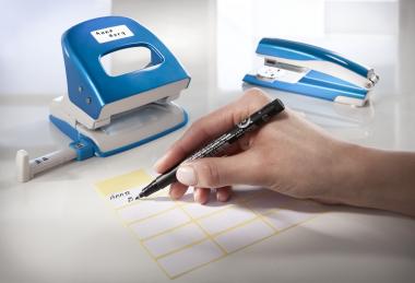 Avery univerzális öntapadó címke – fehér, 20x 8 mm