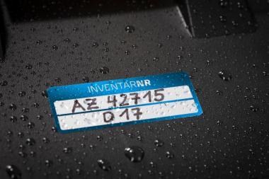 Avery öntapadó ezüst poliészter fólia leltárcímke 50 x 20 mm 2 mező - kék