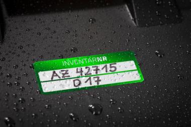 Avery öntapadó ezüst poliészter fólia leltárcímke 50 x 20 mm 2 mező - zöld