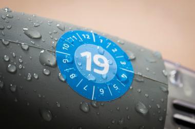 Avery eltávolíthatatlan öntapadó plakett 2019 év-hónapokkal Ø 20 mm - kék