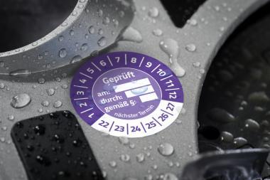 Avery időjárásálló öntapadó plakett Vinyl 