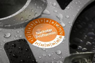 Avery időjárásálló öntapadó plakett Vinyl  